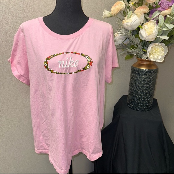 Nike Tops - Nike Pink Floral Logo Tee Women’s 1X Short Sleeve Casual Athleisure Top